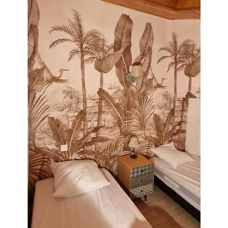 Maisonnette Bord De * Royan